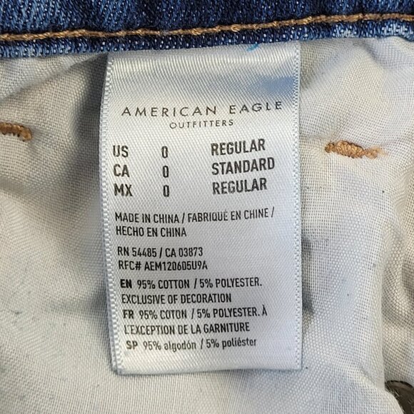 American Eagle Woman’s Blue Distressed mom jeans size 0 Regular - Picture 10 of 12